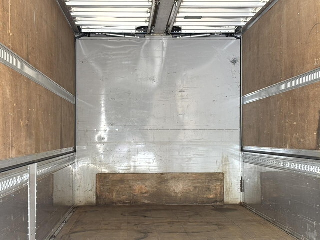 UDトラックスクオンアルミウイング大型（10t）[写真10]