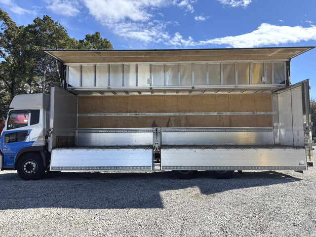 UDトラックスクオンアルミウイング大型（10t）[写真13]