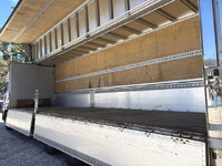 UDトラックスクオンアルミウイング大型（10t）[写真15]