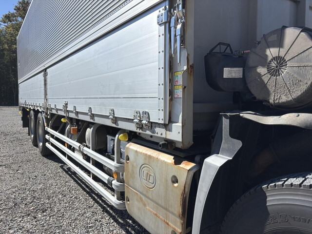 UDトラックスクオンアルミウイング大型（10t）[写真19]