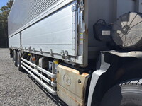 UDトラックスクオンアルミウイング大型（10t）[写真20]