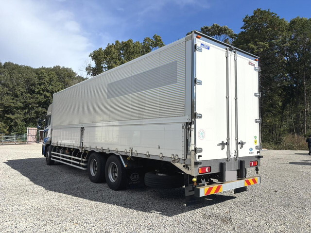 UDトラックスクオンアルミウイング大型（10t）[写真02]