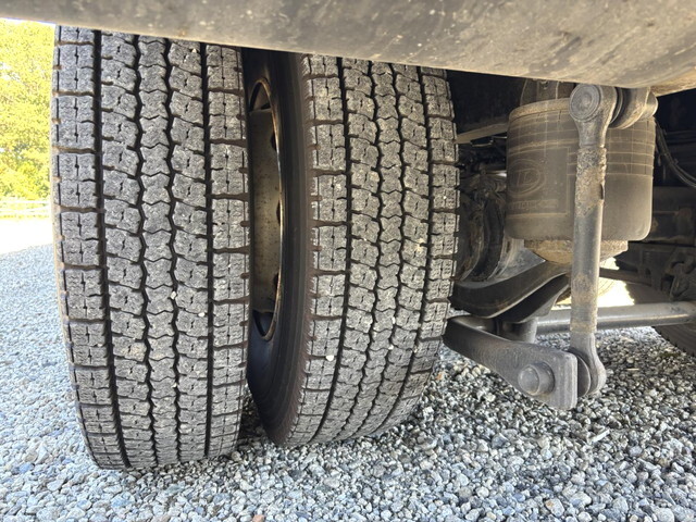 UDトラックスクオンアルミウイング大型（10t）[写真24]