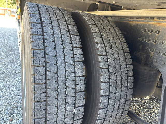 UDトラックスクオンアルミウイング大型（10t）[写真25]