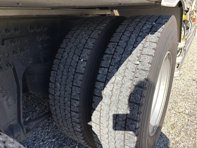 UDトラックスクオンアルミウイング大型（10t）[写真26]