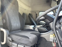 UDトラックスクオンアルミウイング大型（10t）[写真29]