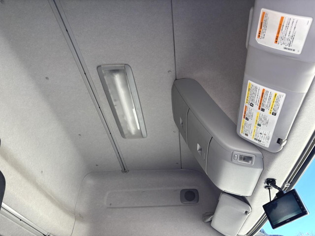 UDトラックスクオンアルミウイング大型（10t）[写真30]