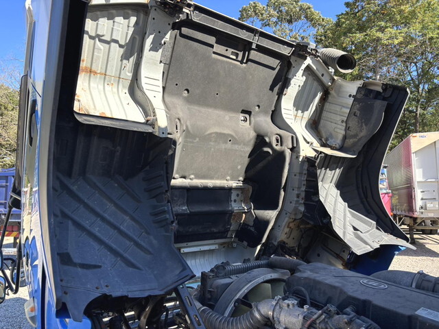 UDトラックスクオンアルミウイング大型（10t）[写真38]