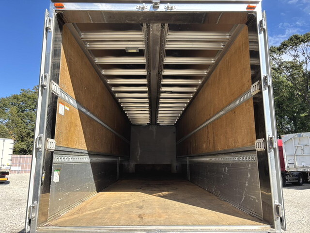 UDトラックスクオンアルミウイング大型（10t）[写真07]