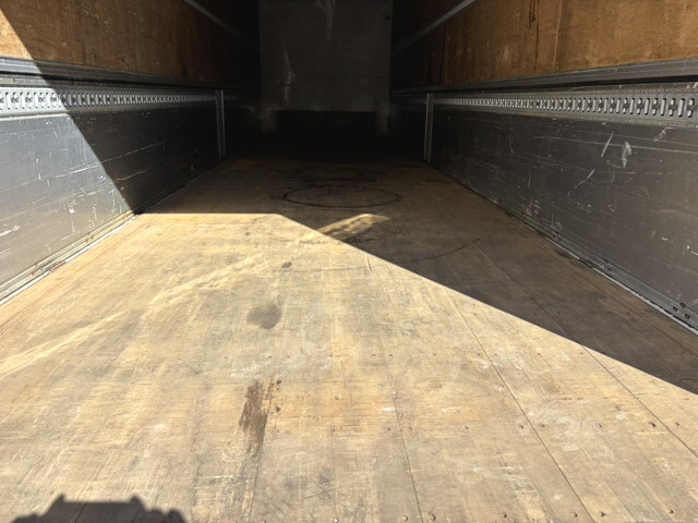 UDトラックスクオンアルミウイング大型（10t）[写真08]