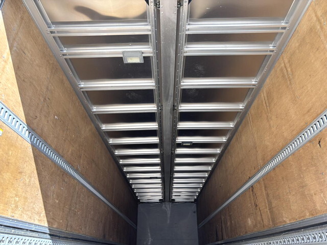 UDトラックスクオンアルミウイング大型（10t）[写真09]