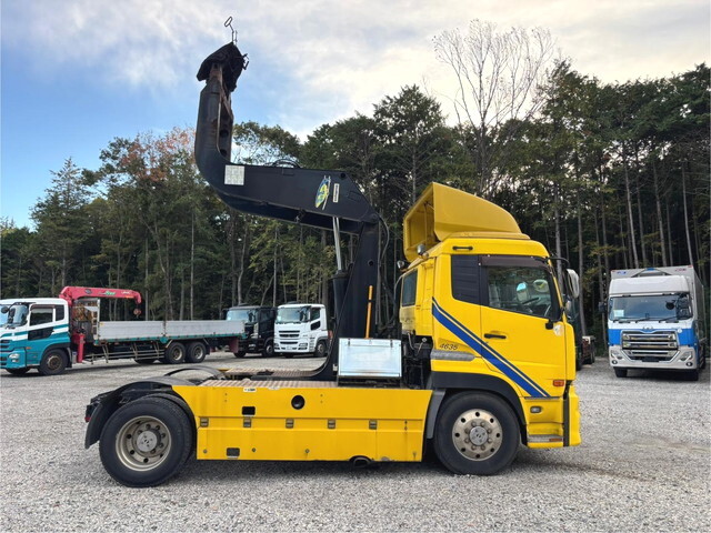 UDトラックスクオントレーラーヘッド（トラクターヘッド）大型（10t）[写真11]