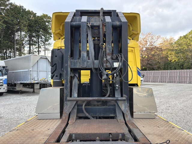 UDトラックスクオントレーラーヘッド（トラクターヘッド）大型（10t）[写真12]