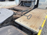 UDトラックスクオントレーラーヘッド（トラクターヘッド）大型（10t）[写真14]