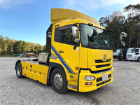 UDトラックスクオントレーラーヘッド（トラクターヘッド）大型（10t）[写真01]