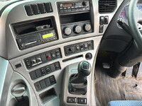 UDトラックスクオントレーラーヘッド（トラクターヘッド）大型（10t）[写真29]