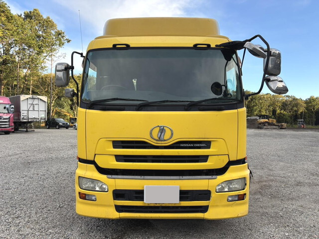 UDトラックスクオントレーラーヘッド（トラクターヘッド）大型（10t）[写真03]