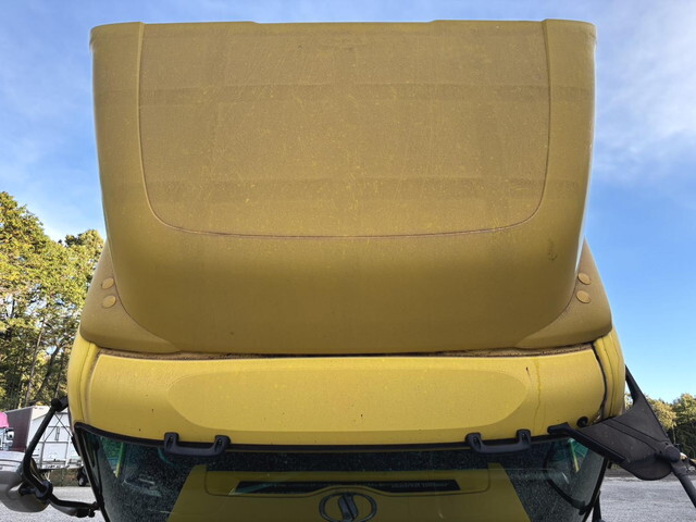 UDトラックスクオントレーラーヘッド（トラクターヘッド）大型（10t）[写真35]