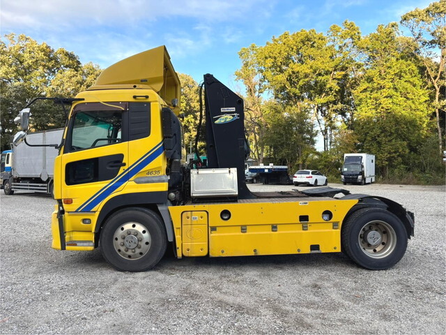 UDトラックスクオントレーラーヘッド（トラクターヘッド）大型（10t）[写真05]