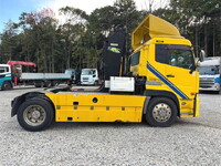 UDトラックスクオントレーラーヘッド（トラクターヘッド）大型（10t）[写真08]