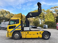 UDトラックスクオントレーラーヘッド（トラクターヘッド）大型（10t）[写真10]