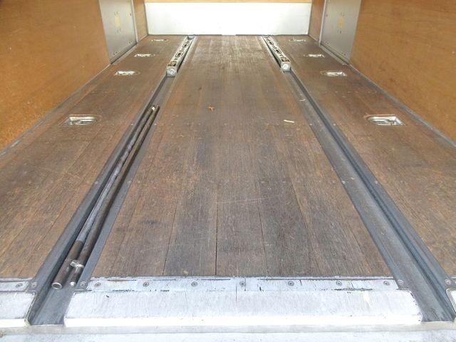 いすゞエルフアルミバン小型（2t・3t）[写真14]