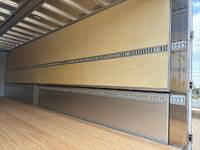 UDトラックスクオンアルミウイング大型（10t）[写真11]