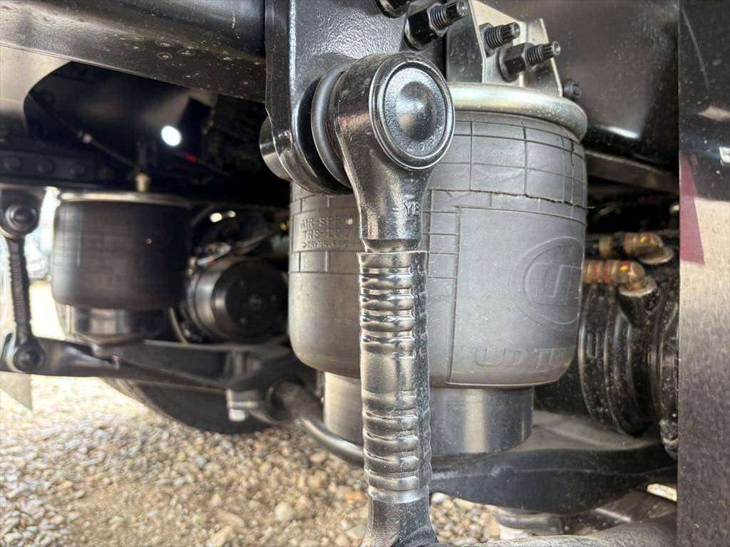 UDトラックスクオンアルミウイング大型（10t）[写真18]