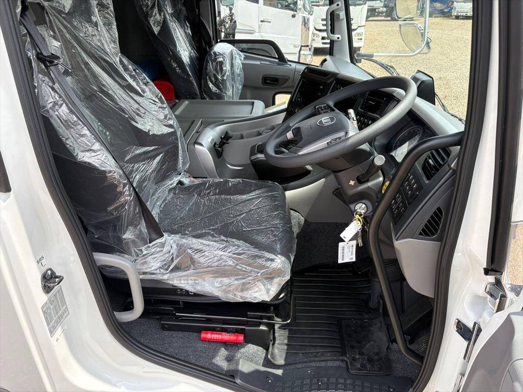 UDトラックスクオンアルミウイング大型（10t）[写真21]