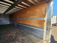 いすゞギガアルミウイング大型（10t）[写真11]