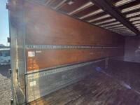 いすゞギガアルミウイング大型（10t）[写真10]