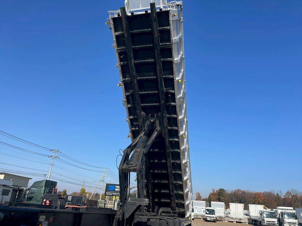 その他のメーカーその他の車種土砂ダンプトレーラー大型（10t）[写真13]