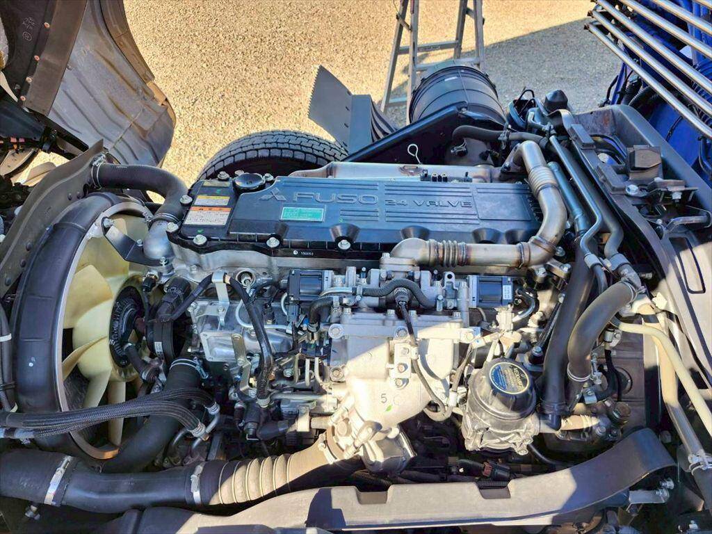 三菱ふそうファイタークレーン4段中型（4t）[写真16]