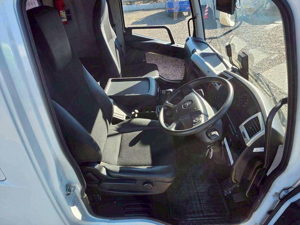 三菱ふそうファイタークレーン4段中型（4t）[写真19]