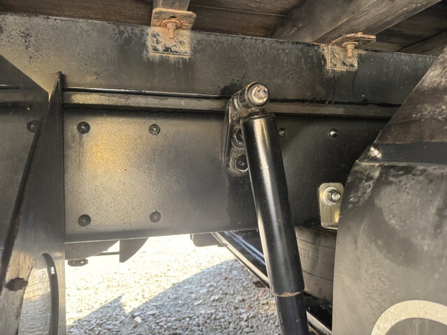 UDトラックスコンドルクレーン4段増トン（6t・8t）[写真31]