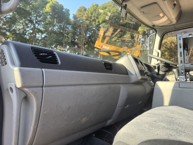 UDトラックスコンドルクレーン4段増トン（6t・8t）[写真06]