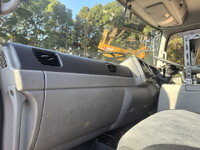 UDトラックスコンドルクレーン4段増トン（6t・8t）[写真07]