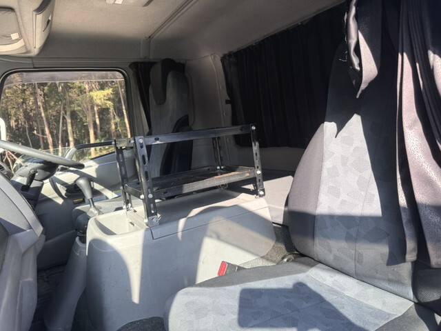 UDトラックスコンドルクレーン4段増トン（6t・8t）[写真07]