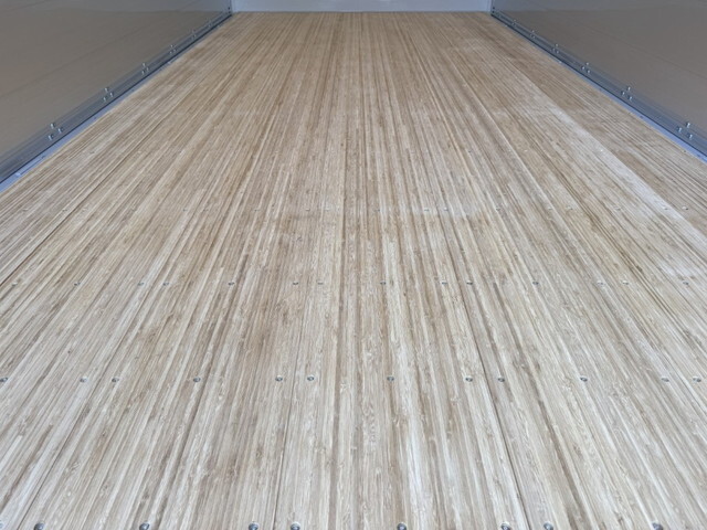 三菱ふそうキャンターアルミウイング小型（2t・3t）[写真10]