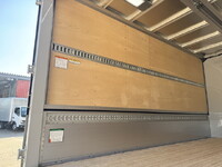 三菱ふそうキャンターアルミウイング小型（2t・3t）[写真13]