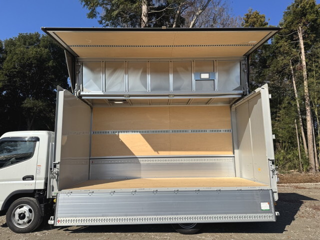 三菱ふそうキャンターアルミウイング小型（2t・3t）[写真15]