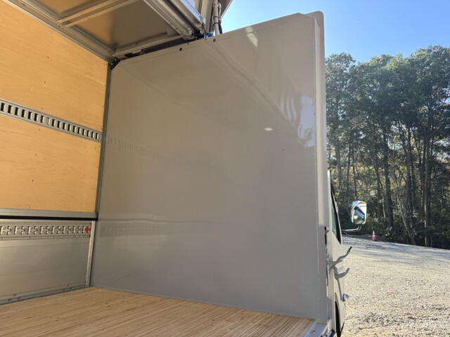 三菱ふそうキャンターアルミウイング小型（2t・3t）[写真16]