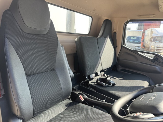 三菱ふそうキャンターアルミウイング小型（2t・3t）[写真18]