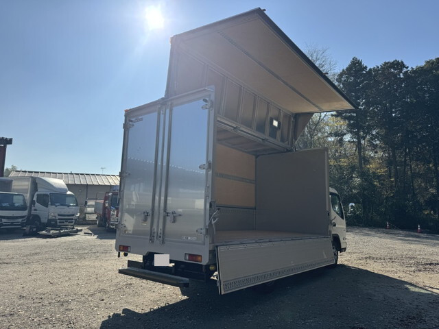 三菱ふそうキャンターアルミウイング小型（2t・3t）[写真02]