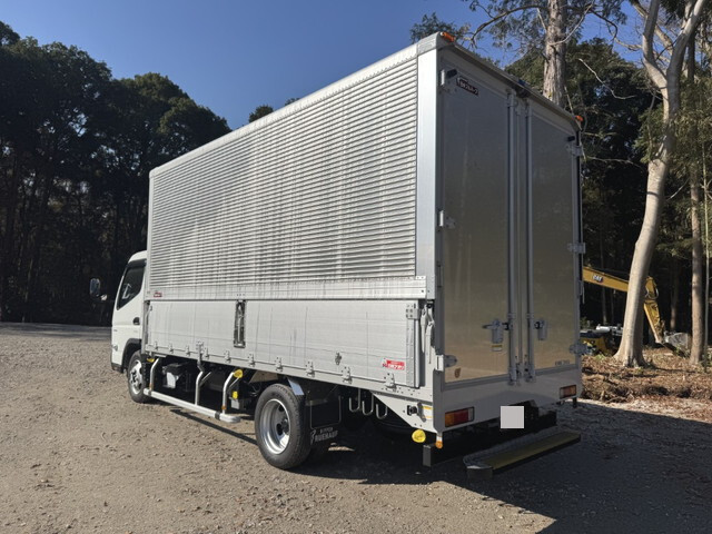 三菱ふそうキャンターアルミウイング小型（2t・3t）[写真04]