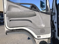 三菱ふそうキャンターアルミバン小型（2t・3t）[写真29]