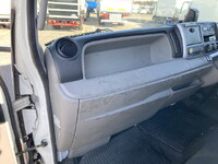 三菱ふそうキャンターアルミバン小型（2t・3t）[写真31]