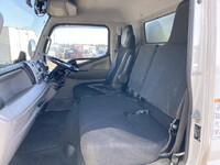 三菱ふそうキャンターアルミバン小型（2t・3t）[写真32]