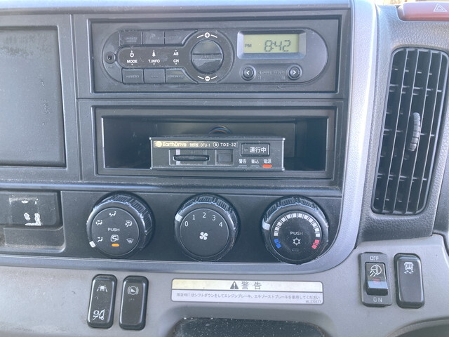 三菱ふそうキャンターアルミバン小型（2t・3t）[写真37]