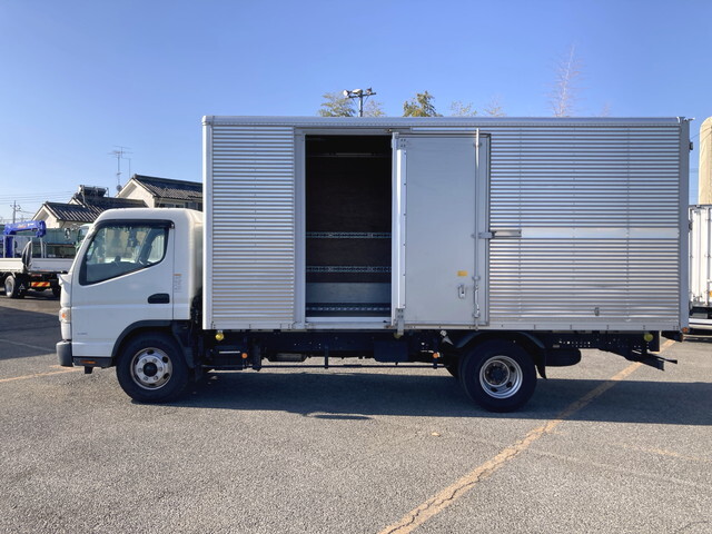 三菱ふそうキャンターアルミバン小型（2t・3t）[写真06]